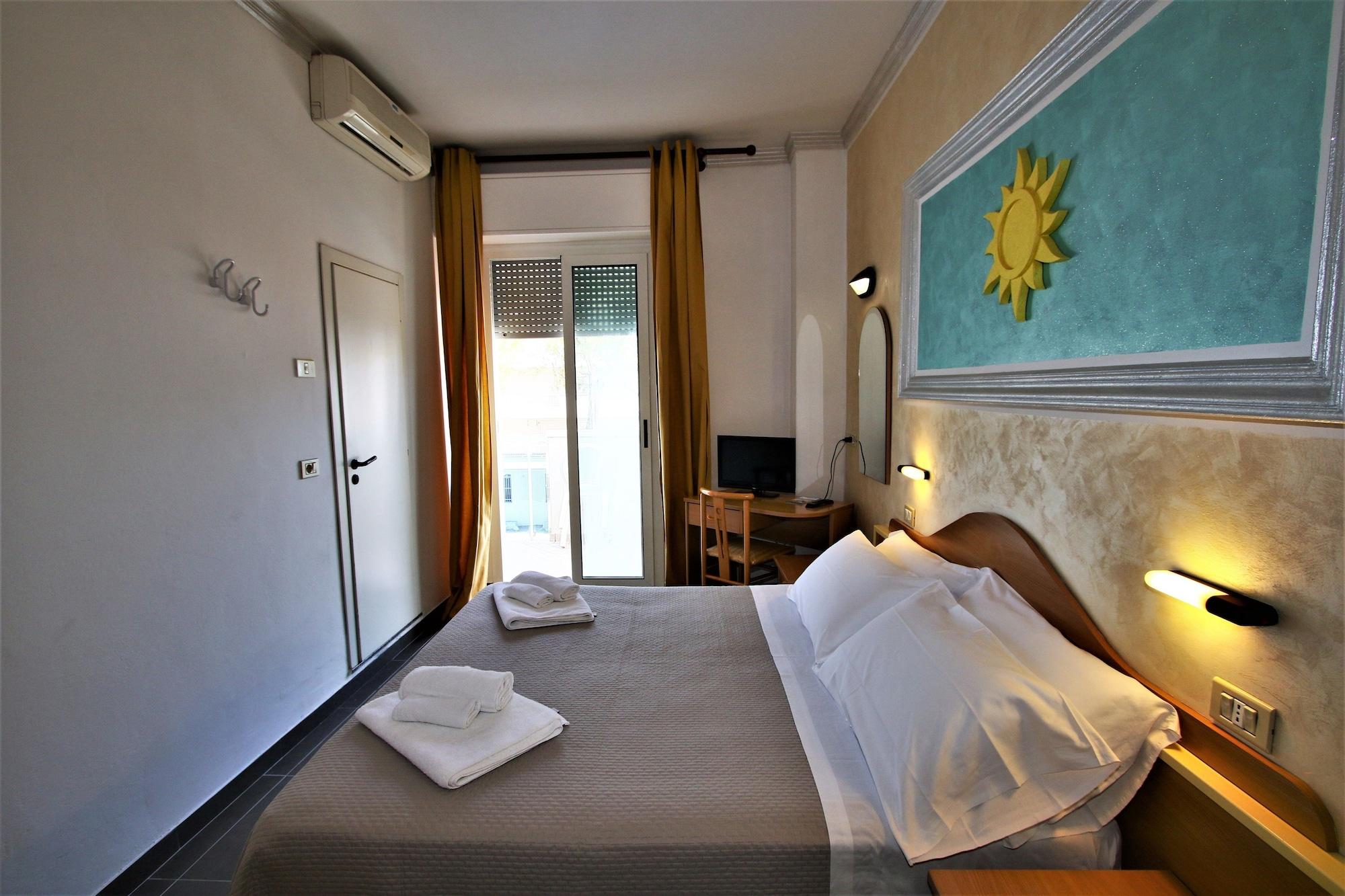 Hotel De Amicis Riccione Exteriör bild