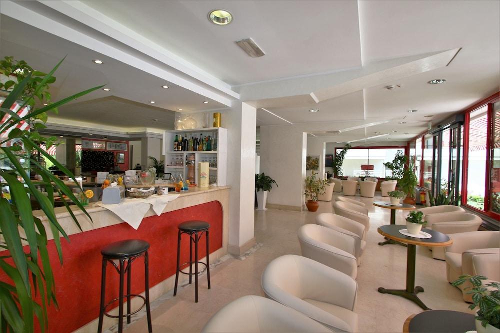 Hotel De Amicis Riccione Exteriör bild