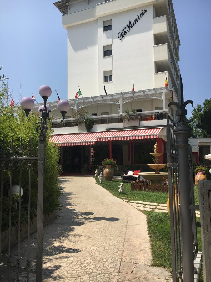Hotel De Amicis Riccione Exteriör bild