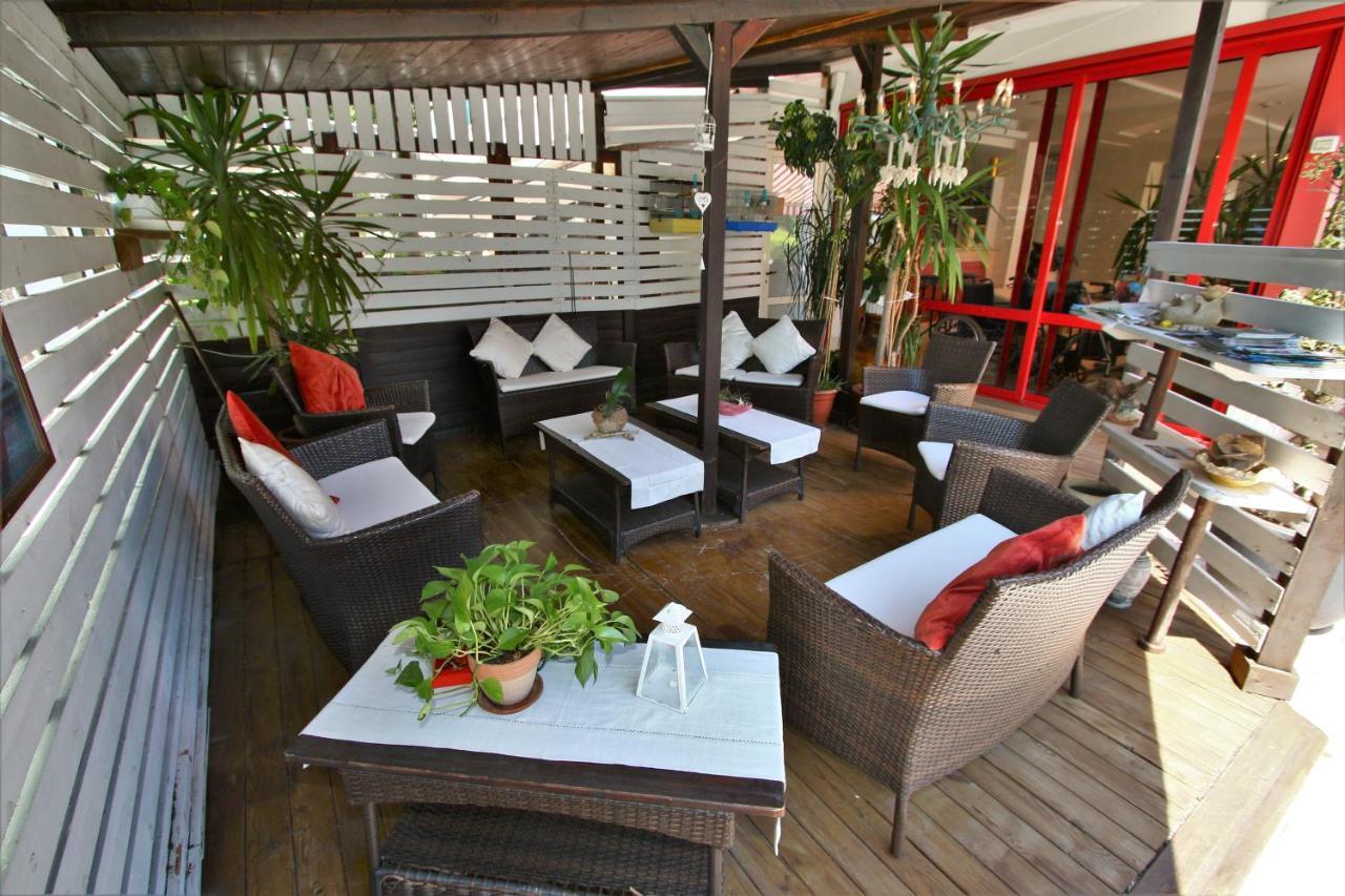 Hotel De Amicis Riccione Exteriör bild