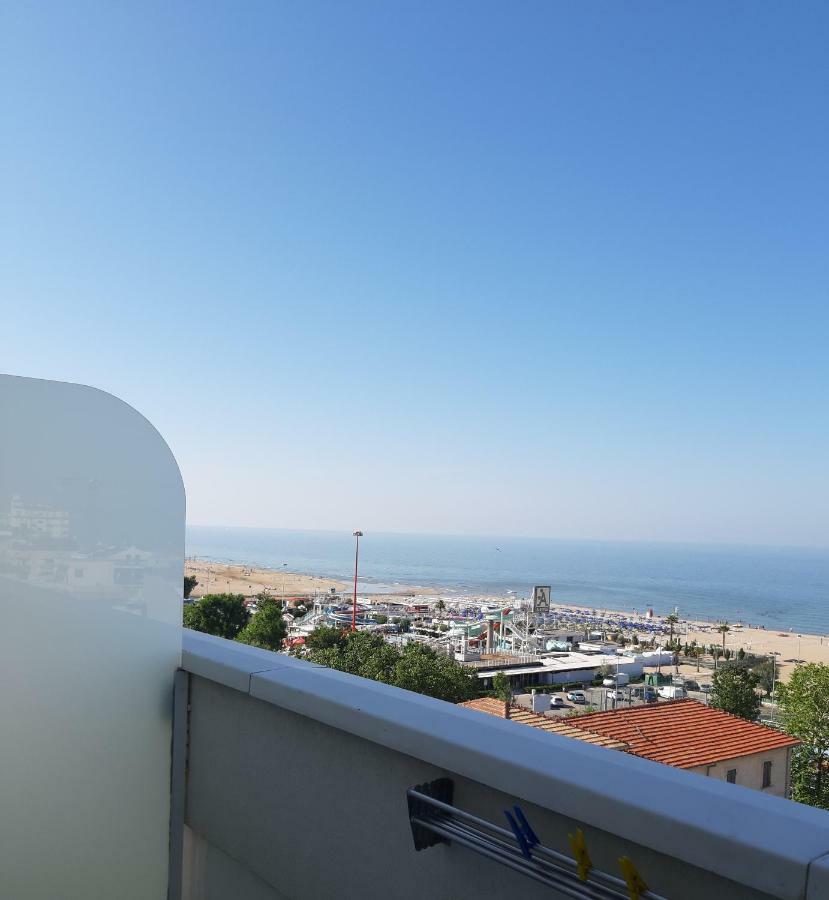 Hotel De Amicis Riccione Exteriör bild